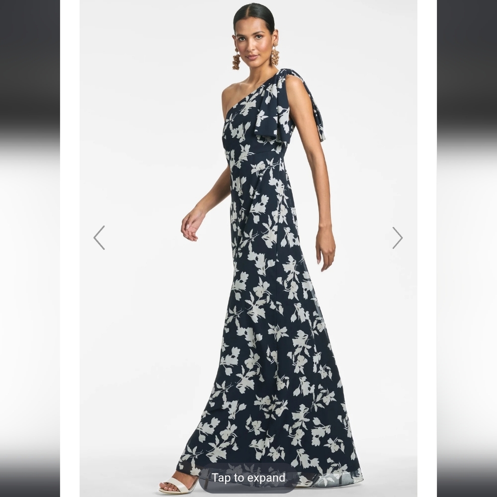 NWOT SACHIN + BABI Chelsea Gown Navy Venetian Petal - One shoulder bow gown